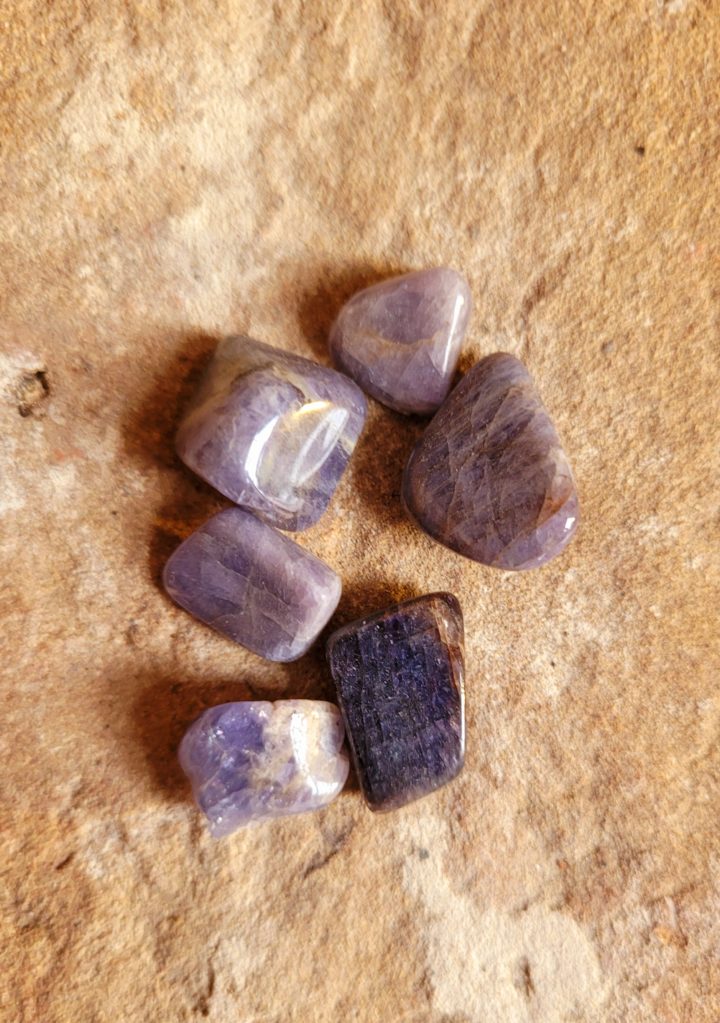 Tanzanite Polished Tumblestone Crystal